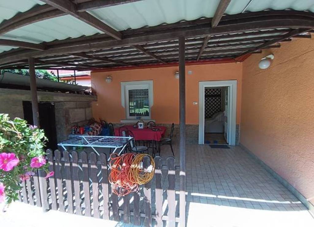 photo_elado-alsopeteny-kozseg-zsakutcajaban-kivalo-allapotu-csaladi-haz_129976652