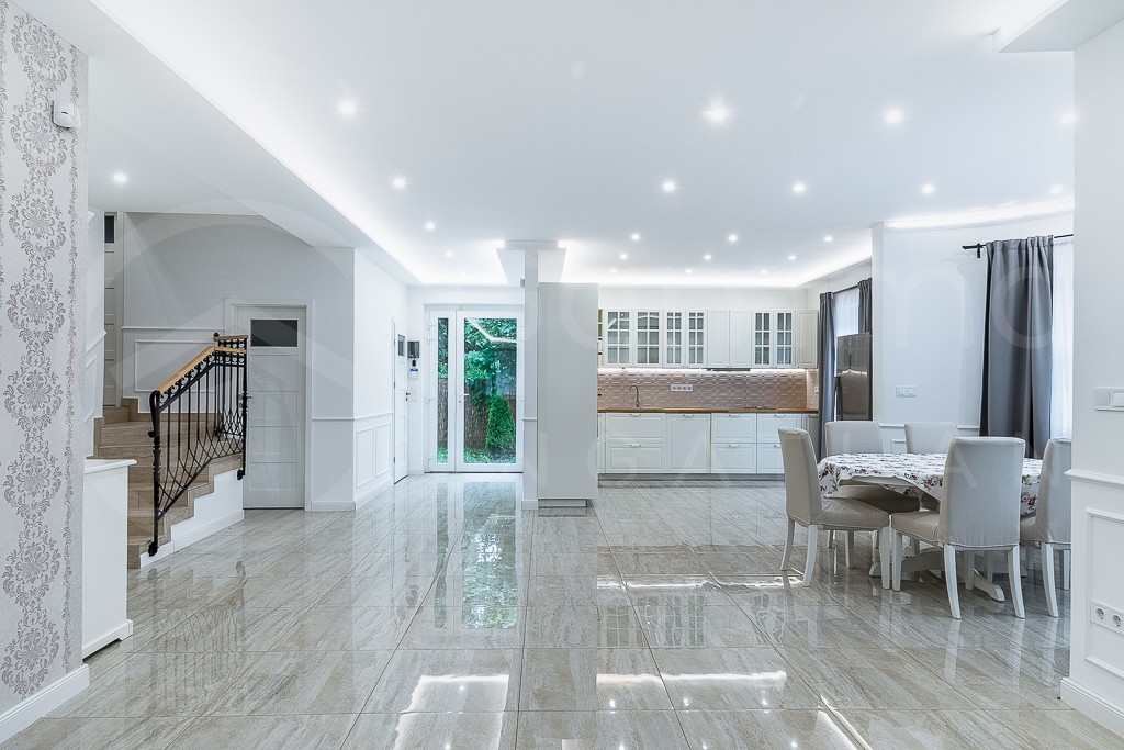 újszerű állapotú