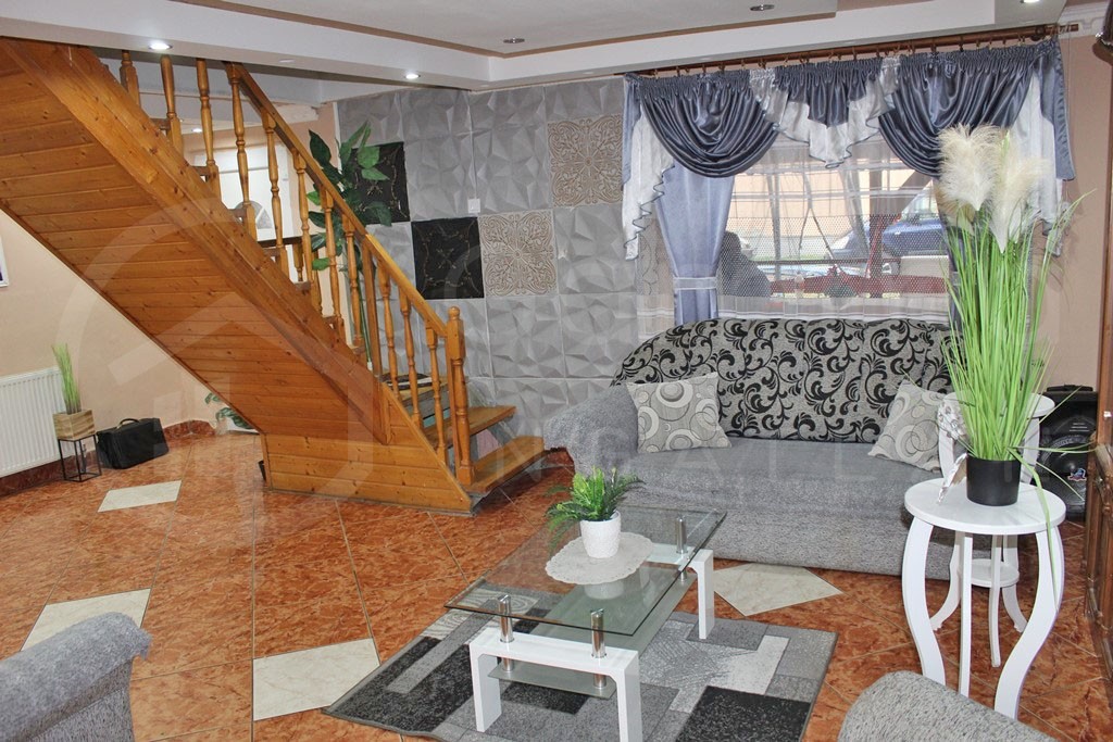 Miskolctól 20 km-re (Ónod) két szintes családi ház ELADÓ!-1183971