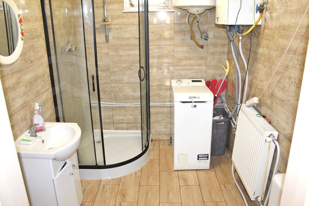 Izsófalván a főúton eladó egy 3 szobás