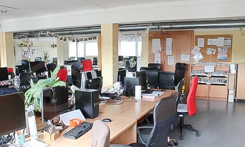 Búzatér szomszédságában irodaház kiadó!-1292959