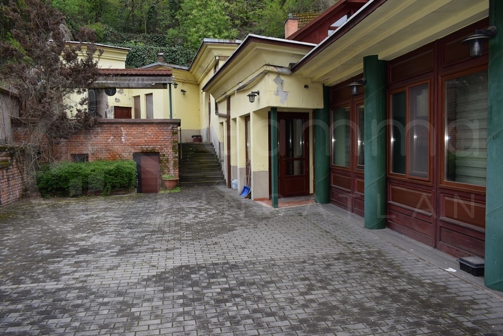 220 m2-es többféle hasznosításra is alkalmas irodaház!!!-1309230