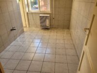 Miskolcon a belváros szélén a Bajcsy- Zs. utcában kiadó üzleti célra egy 38m2-es nagygarzon.-1339200