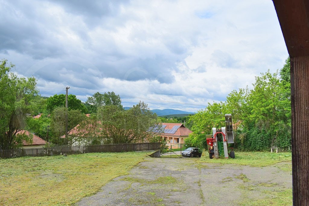 Bükkaranyos belterületén - többféle hasznosításra alkalmas - feldolgozó üzem