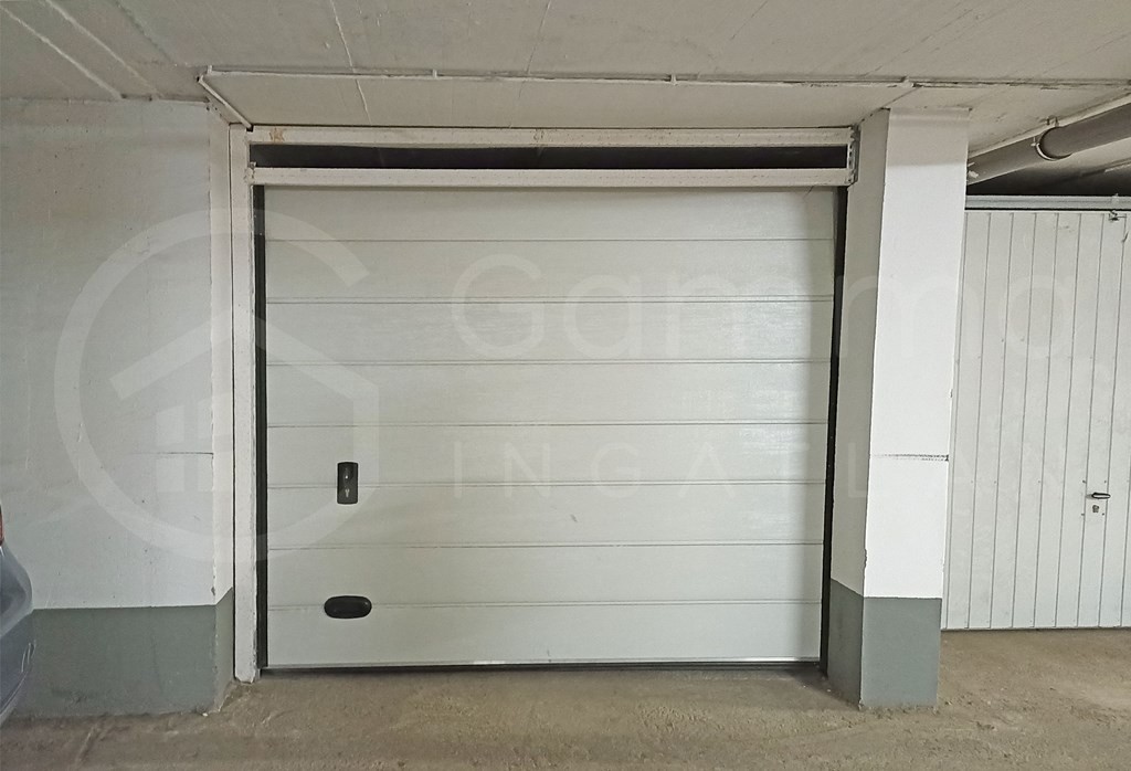 Debrecenben 25nm -es garázs