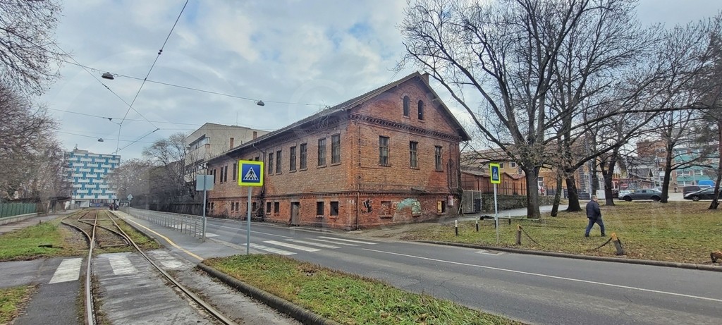 Miskolc-Vasgyár központi részén ipari/kereskedelmi épület eladó!-1373216