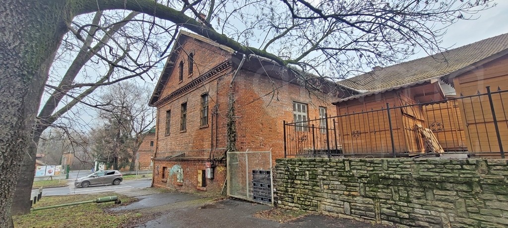 Miskolc-Vasgyár központi részén ipari/kereskedelmi épület eladó!-1373223