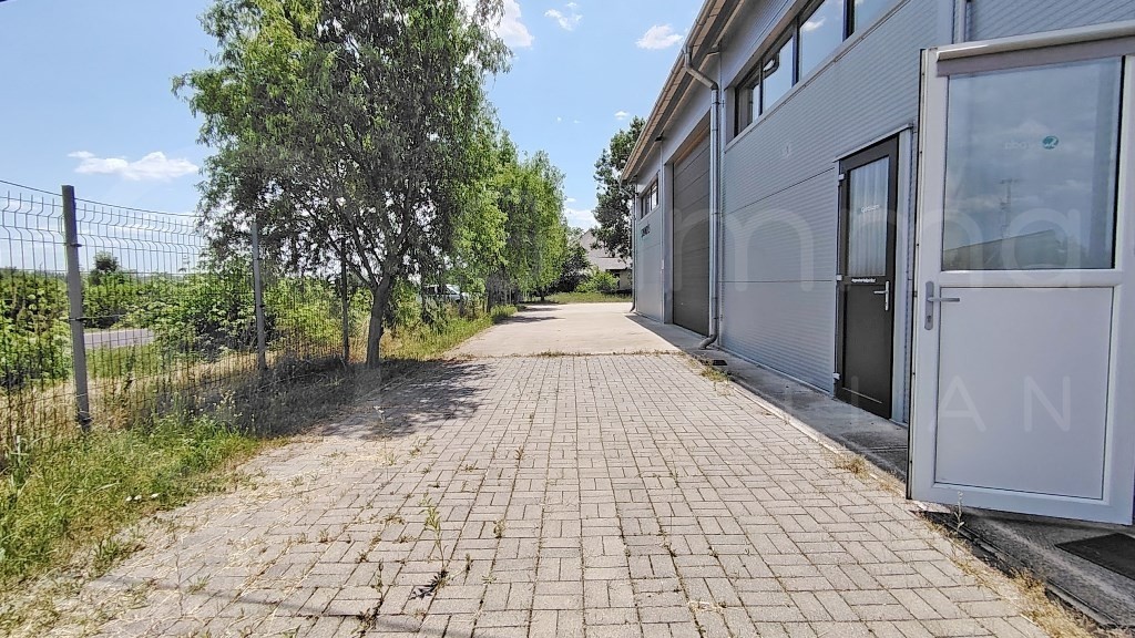 Szikszón SZIGETELT acélvázas szerkezetű csarnok