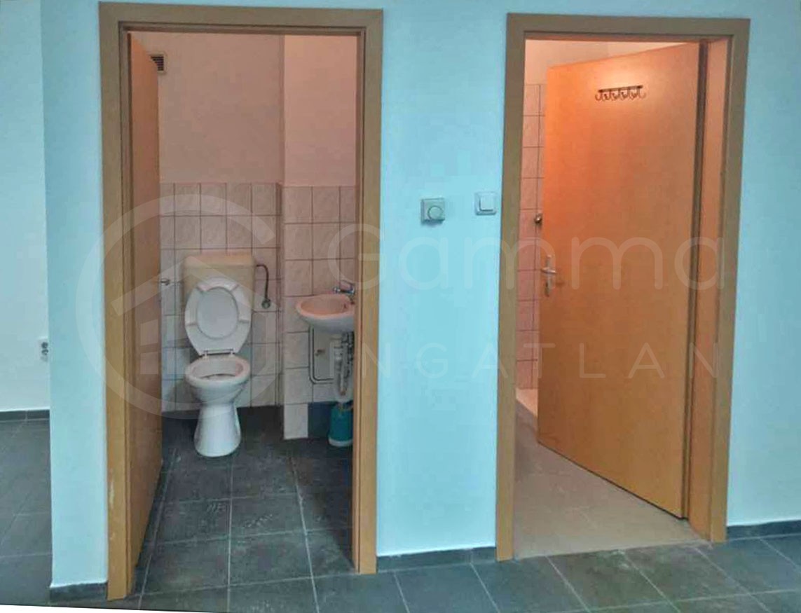 utcafronti üzlethelyiség .-1411050