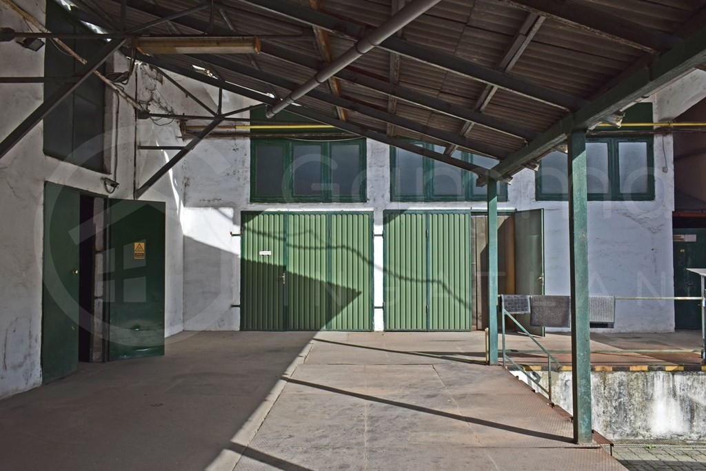 421nm-es parkolóval eladó!-1399913