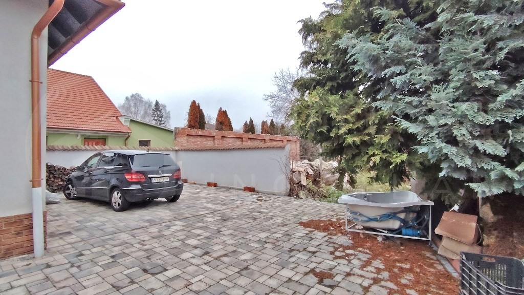 magas műszaki tartalommal rendelkező