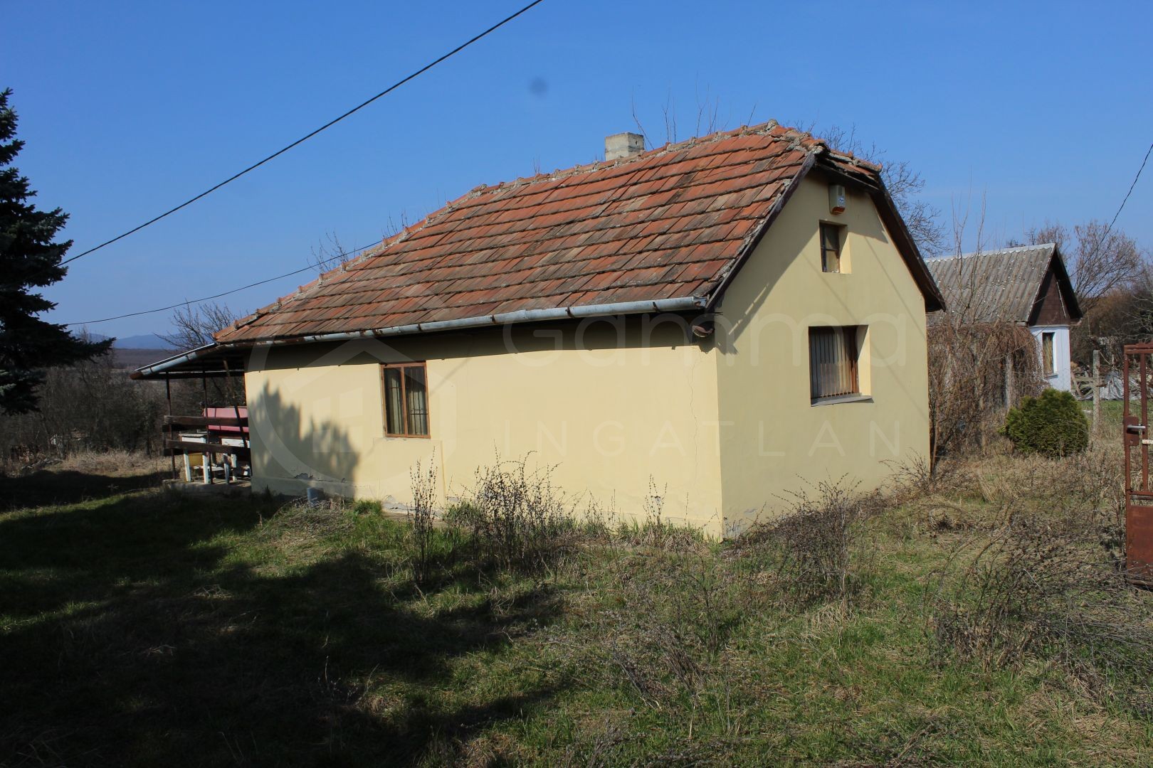 zártkerti telken