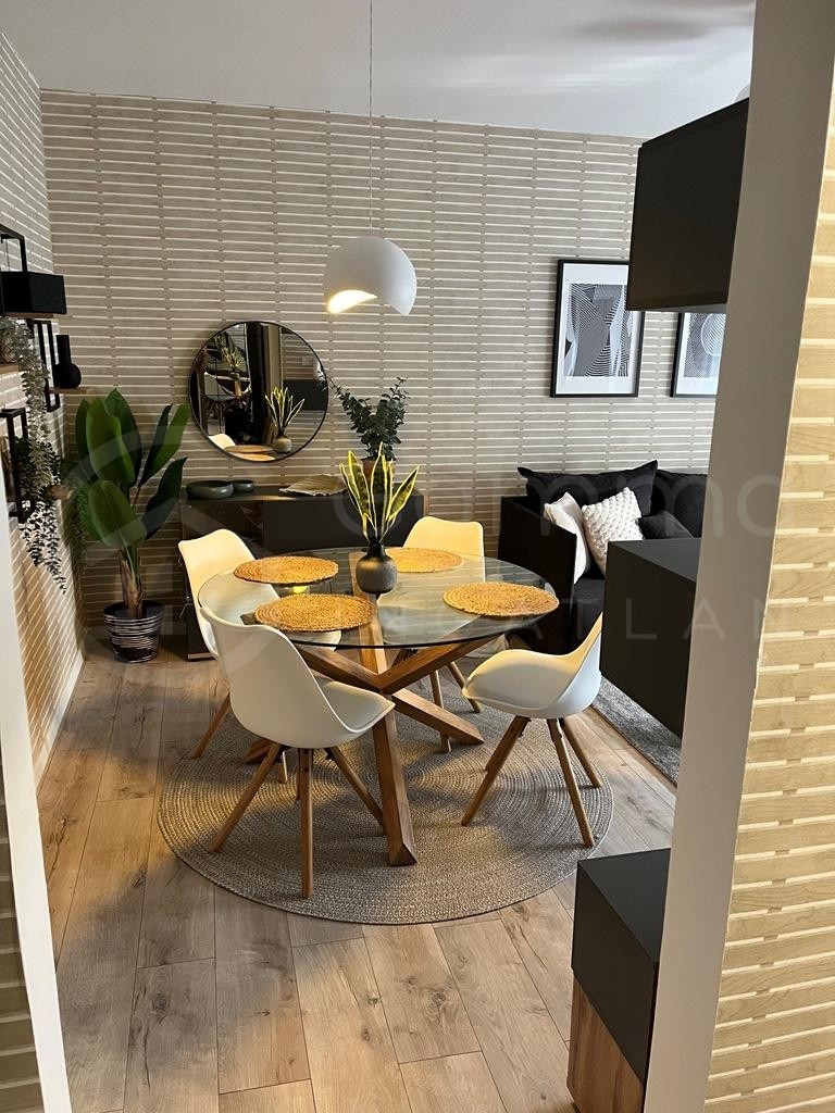 Kulcsrakész Airbnb projekt Miskolc Diósgyőrben – Design lakás teljes felszereléssel!-1438277