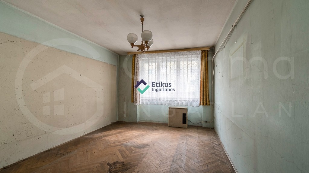 Szent István utcában zárt udvaros társasházban