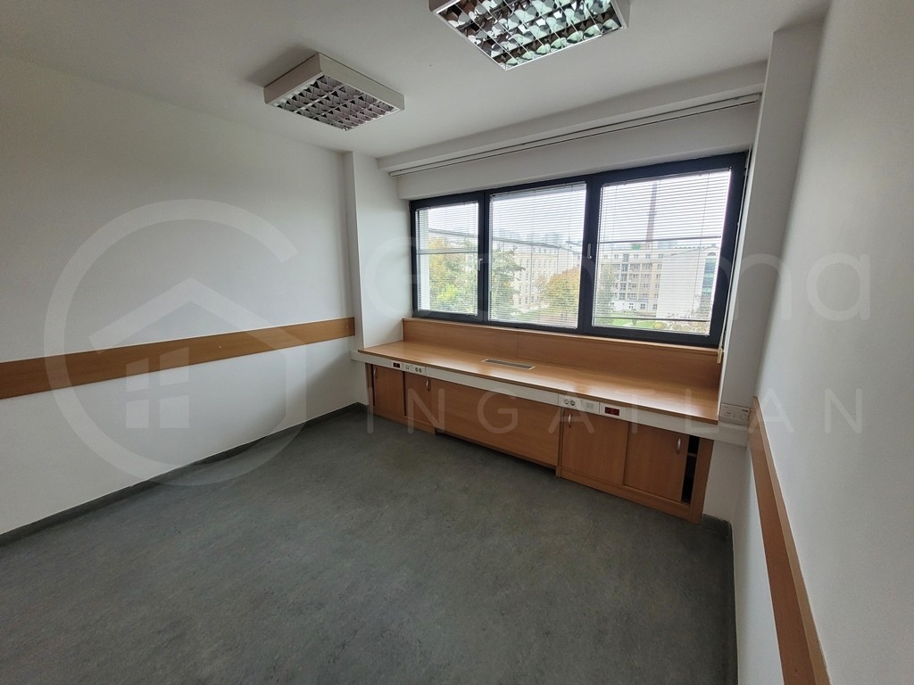 15-270 m2-ig irodahelyiségek  kiadók.-1070264