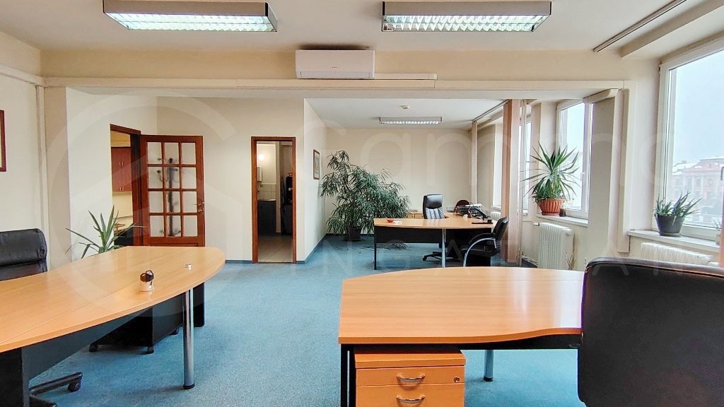 ELADÓ TELJES IRODASZINT MISKOLC BELVÁROSÁBAN – KIVÁLÓ ADOTTSÁGOK