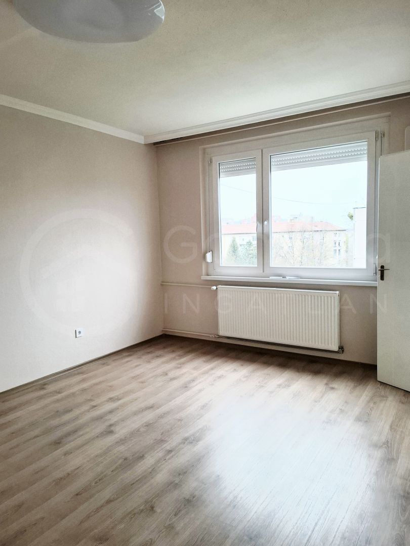 BULGÁRFÖLDÖN  FELUJÍTOTT LAKÁS ELADÓ!-1443345