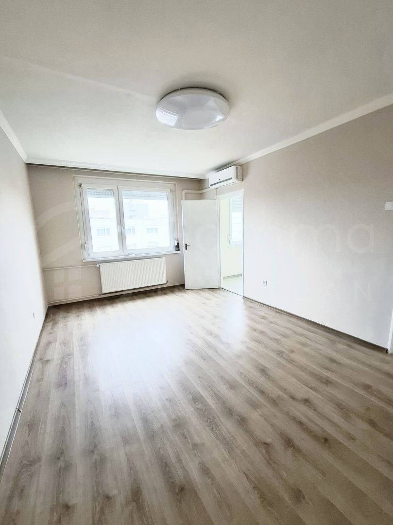 BULGÁRFÖLDÖN  FELUJÍTOTT LAKÁS ELADÓ!-1443343