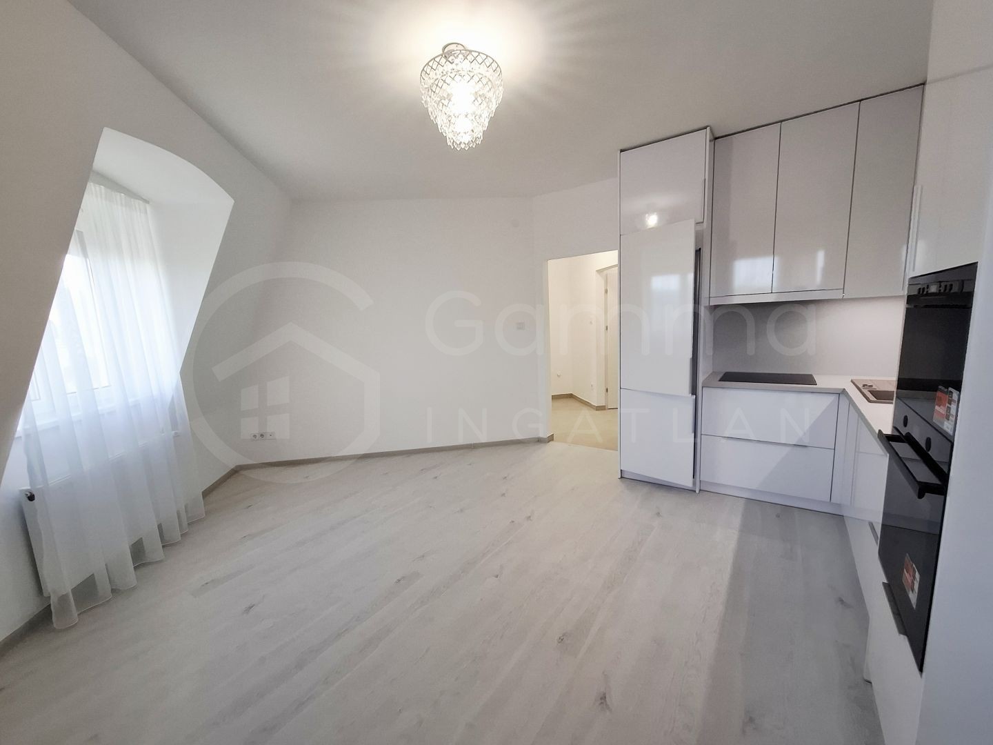 FEHÉR AKÁC LAKÓPARKBAN LAKÁS ELADÓ!-1450743