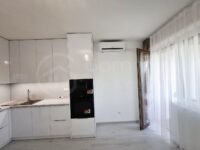 FEHÉR AKÁC LAKÓPARKBAN LAKÁS ELADÓ!-1450744