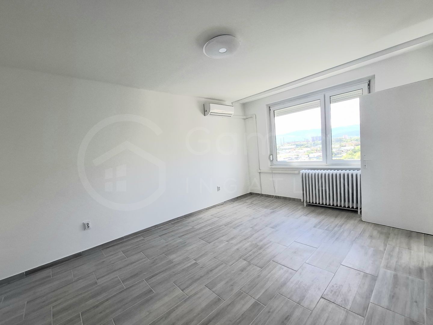 GYŐRI KAPUBAN FELÚJÍTOTT LAKÁS ELADÓ!-1475279