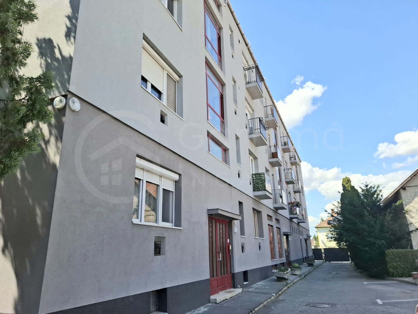 ÁRCSÖKKENÉS!  MISKOLC BELVÁROSÁNAK KÖZELÉBEN FELÚJÍTOTT LAKÁS ELADÓ!-1480748