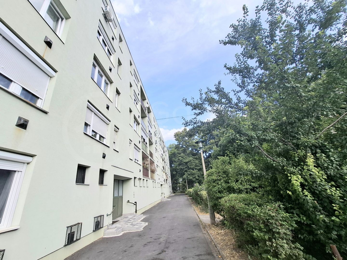 BULGÁRFÖLDÖN  FELÚJÍTOTT LAKÁS ELADÓ!-1487063