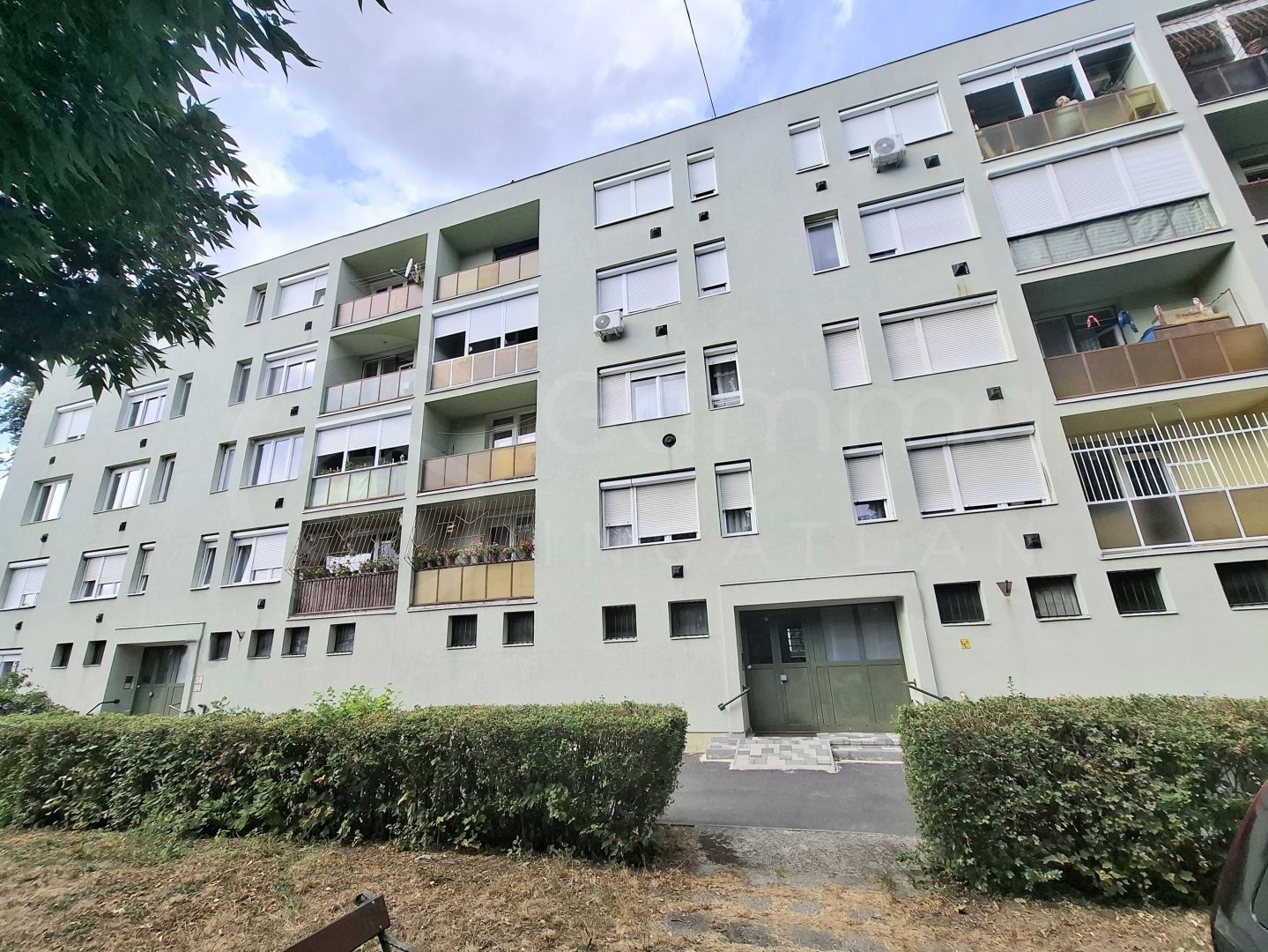 BULGÁRFÖLDÖN  FELÚJÍTOTT LAKÁS ELADÓ!-1487064